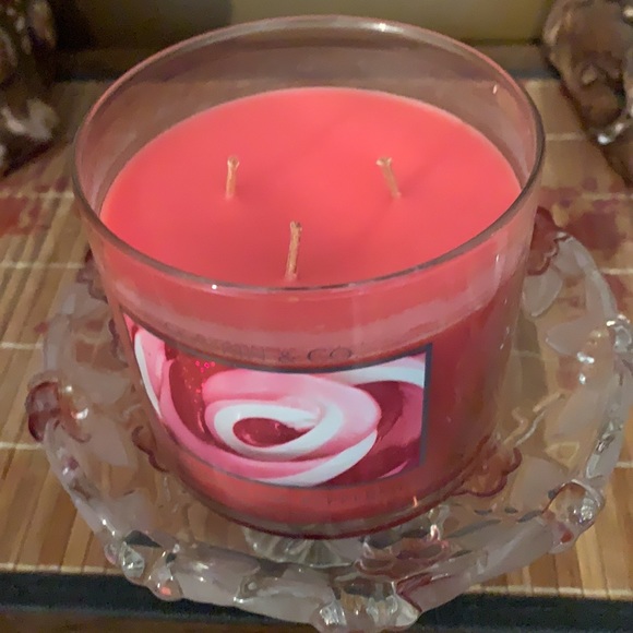 Slatkin & Co Marshmallow Peppermint 3 wick candle 14.5 oz - Picture 2 of 4